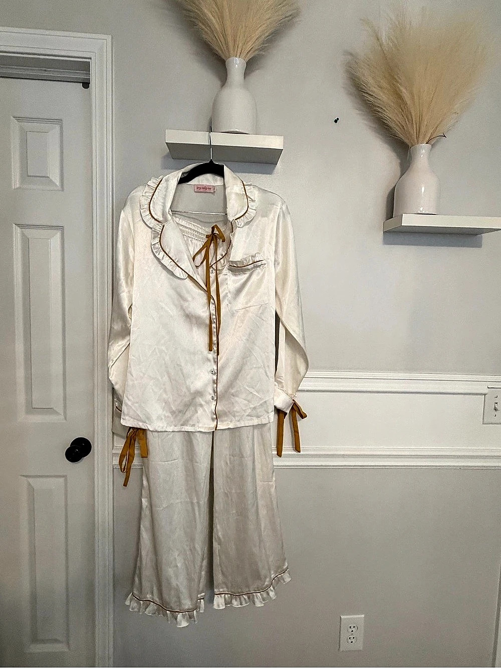 Ivy City Co Ivory Pajama Set Like New